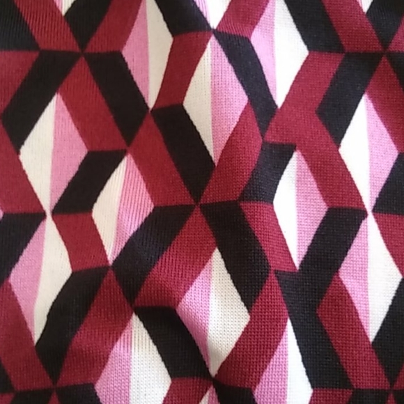 Ryan Wythe Dress. - Picture 6 of 12